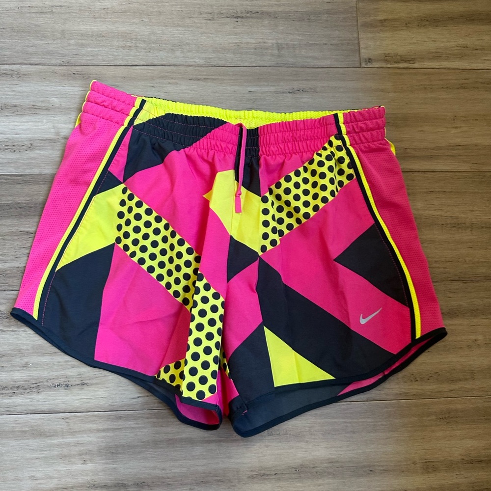 Women’s nike shorts SM great condition